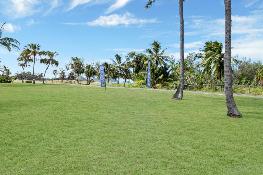 Kinka Palms Motel photo