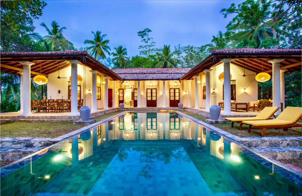 Kumbura Villa — Hotel in Unawatuna