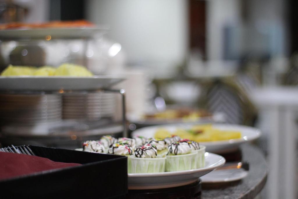 อาหารและเครื่องดื่ม