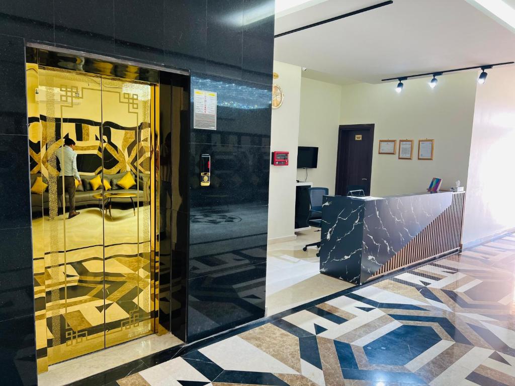 Falcon Grand Hotel photo