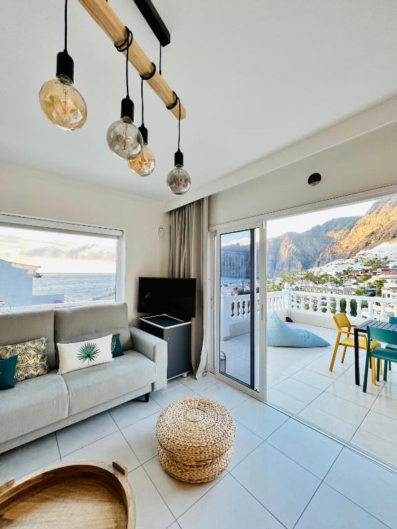 Luxury penthouse with breathtaking views and huge private terraces - 4