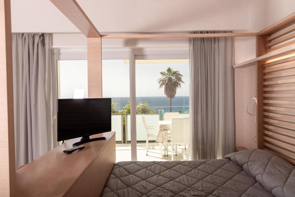 Hotel Villaggio Stromboli — Pokoje in Ricadi, Kalabria
