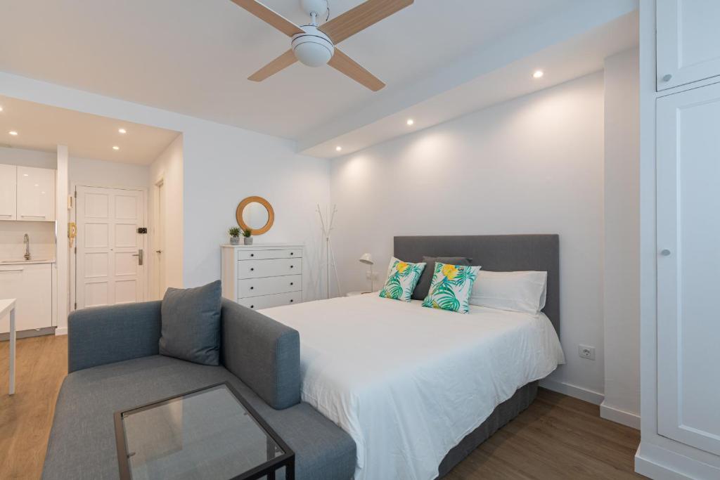 HomeForGuest Moderno Estudio junto a Las Canteras - 2
