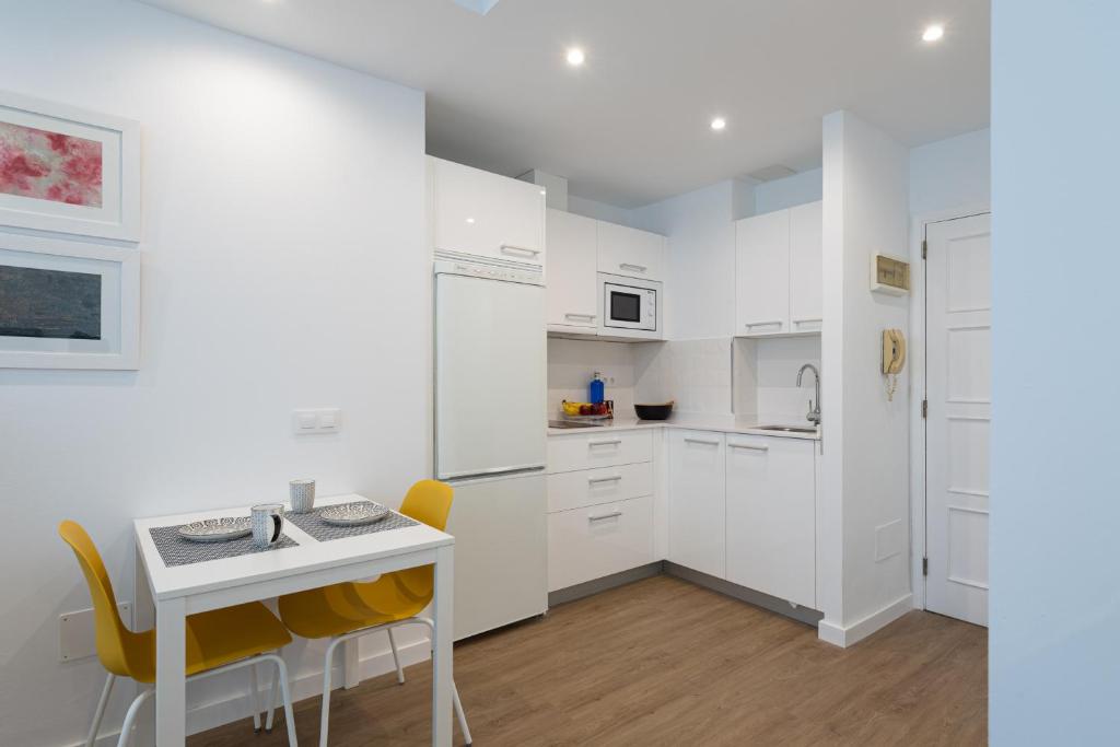 HomeForGuest Moderno Estudio junto a Las Canteras - 3