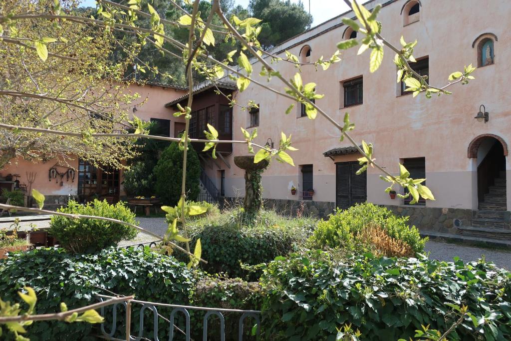 Masia Sagués, Poblet