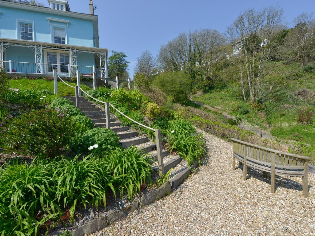 Woodlands, Dartmouth photo 6