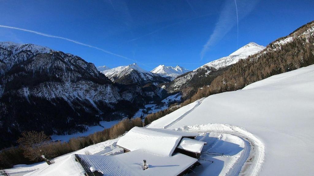 Ferienhof "Oberer Gollmitzer", 2,5 km oberhalb von Heiligenblut, ruhige, sonnige Lage, Glocknerblick - 3