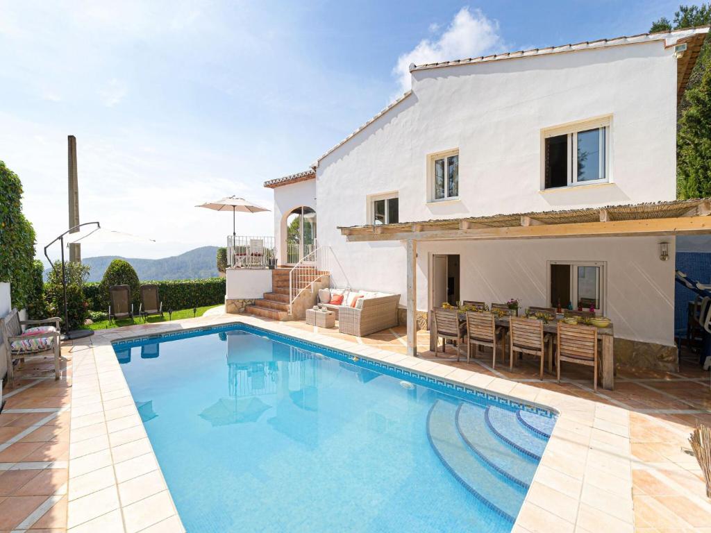 Villa Bella Ciao in Oliva with sea view and private pool