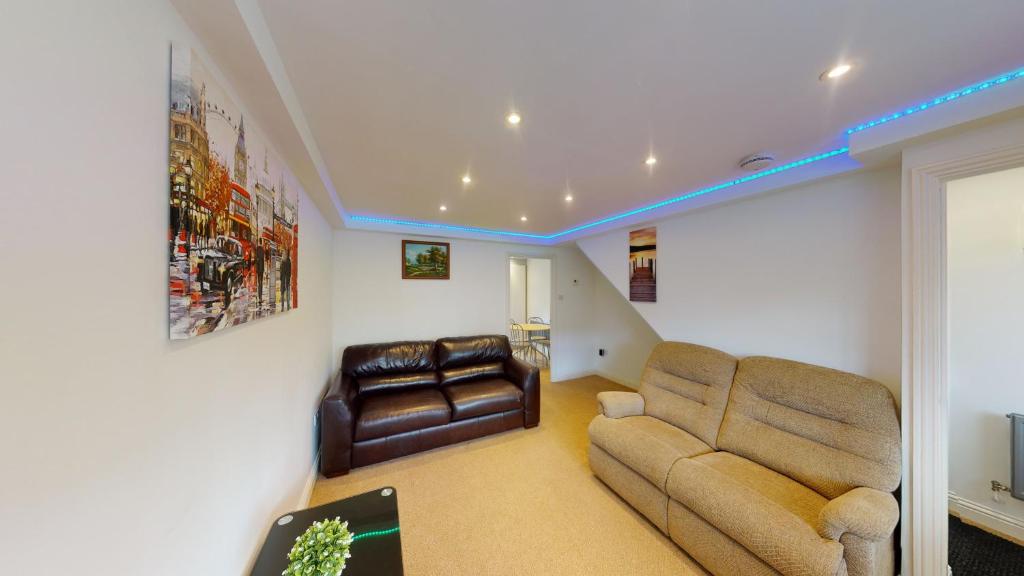 Meadenvale House - Lovely 2- bedroom house