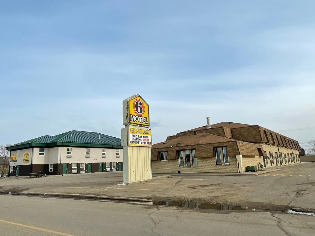 Circle 6 Motel, Weyburn