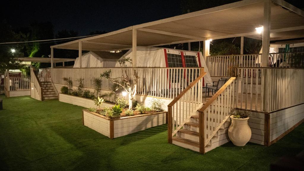 The Riders' Experience - Glamping and Attractions Park- Full Board, Kibbuz Beit Oren