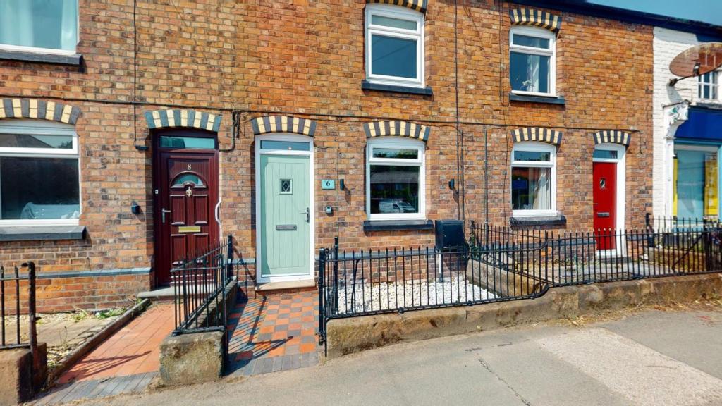 Modern 3-Bed House on Tarporley High Street