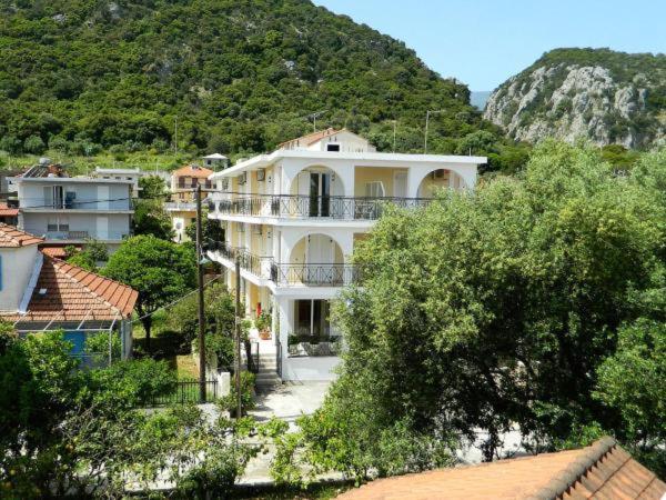 ARISTON APARTMENTS — Hotel in Kefalonia