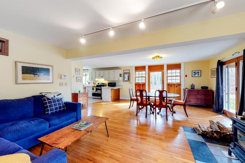 Vineyard Escape, Vineyard Haven