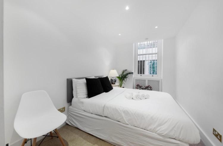 Stunning Kensington apartment photo