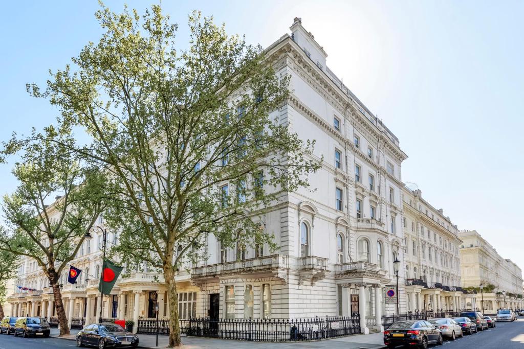 Stunning Kensington apartment photo