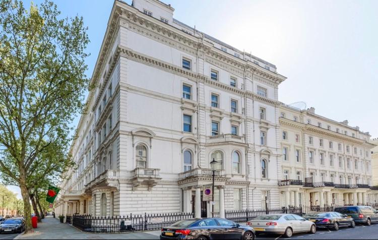 Stunning Kensington apartment photo