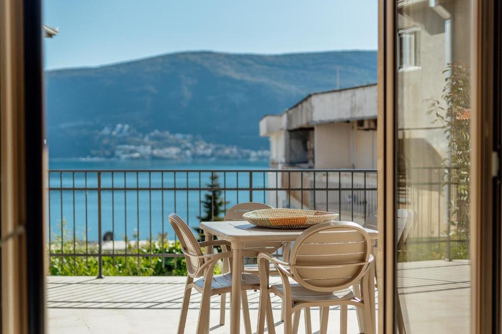 Boka Apartment 6 - 1