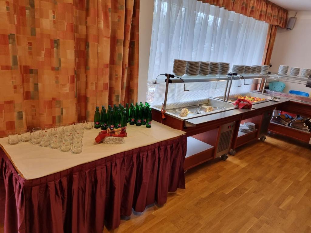 Comida y bebida