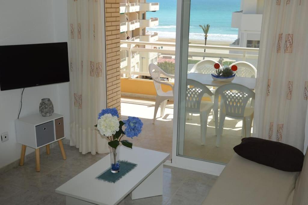 Apartamento céntrico en la playa con piscina. - 2
