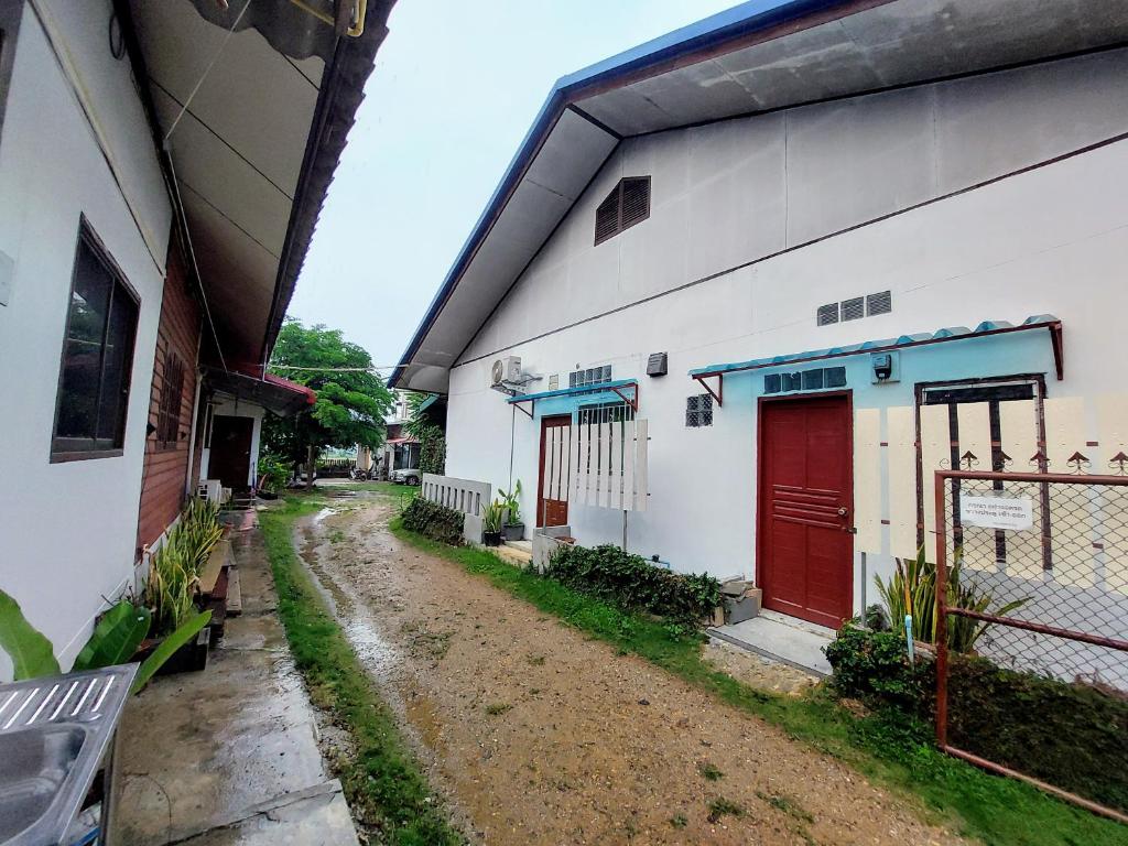 10. JaiSabai..