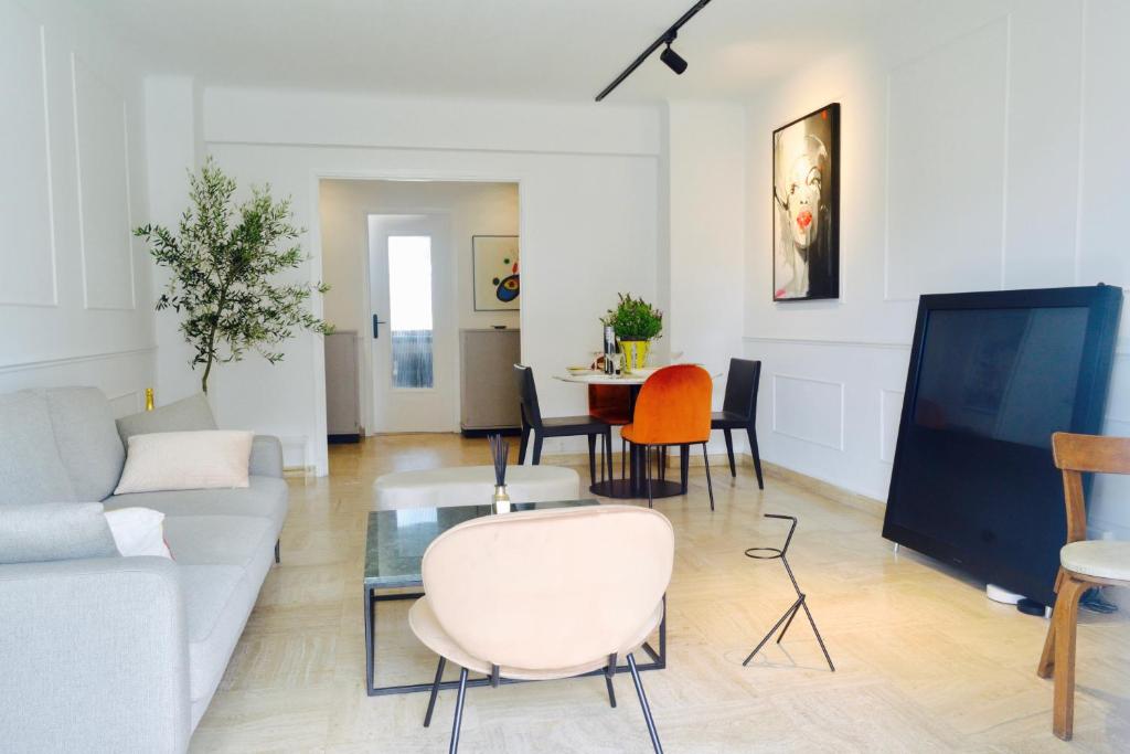 Elegant & Luminous 2-BR - Antibes City Center - 3