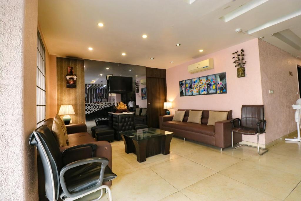 Collection O 83877 Hotel Yug photo
