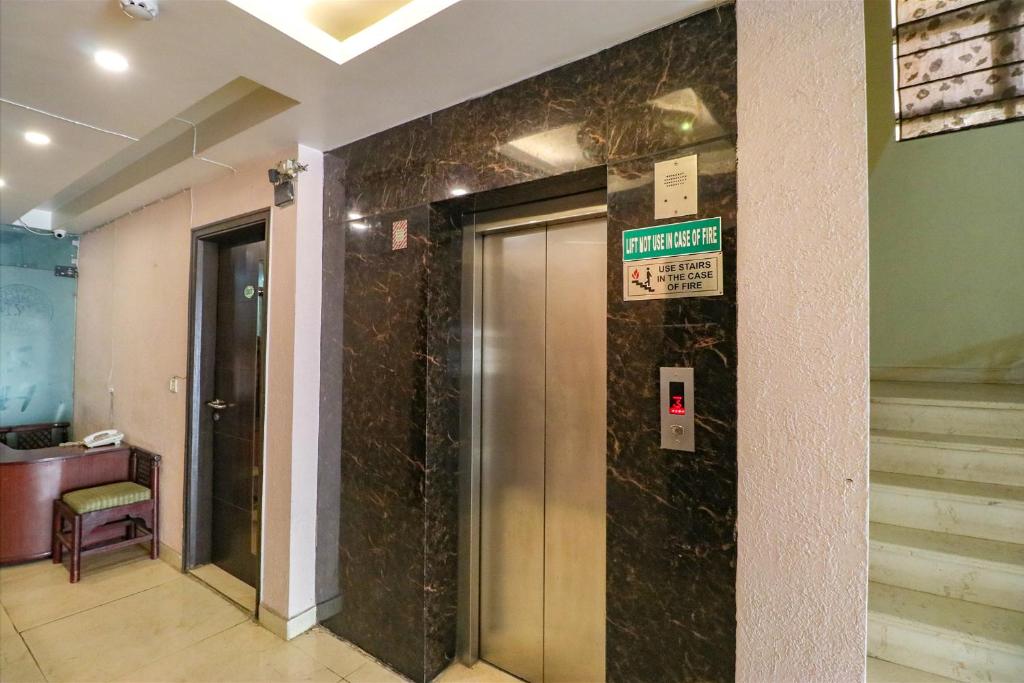 Collection O 83877 Hotel Yug photo