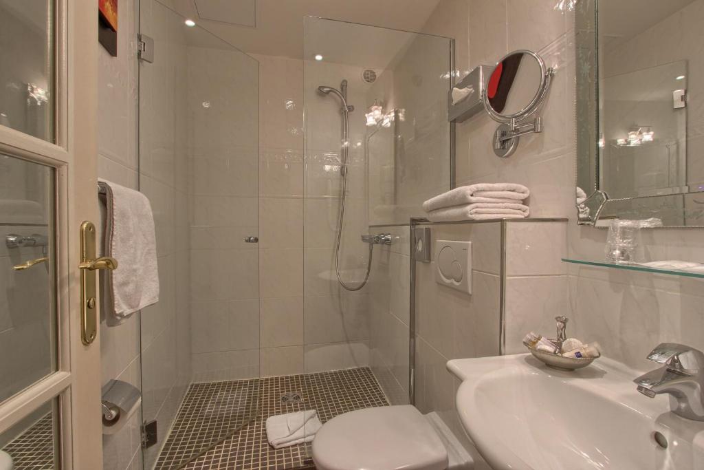 Timhotel Tour Montparnasse photo