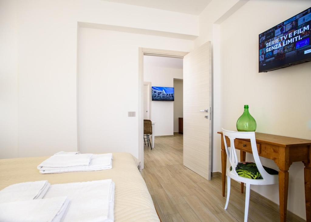 CENTRAL STATION APARTMENTS - Fanale Rentals - 4