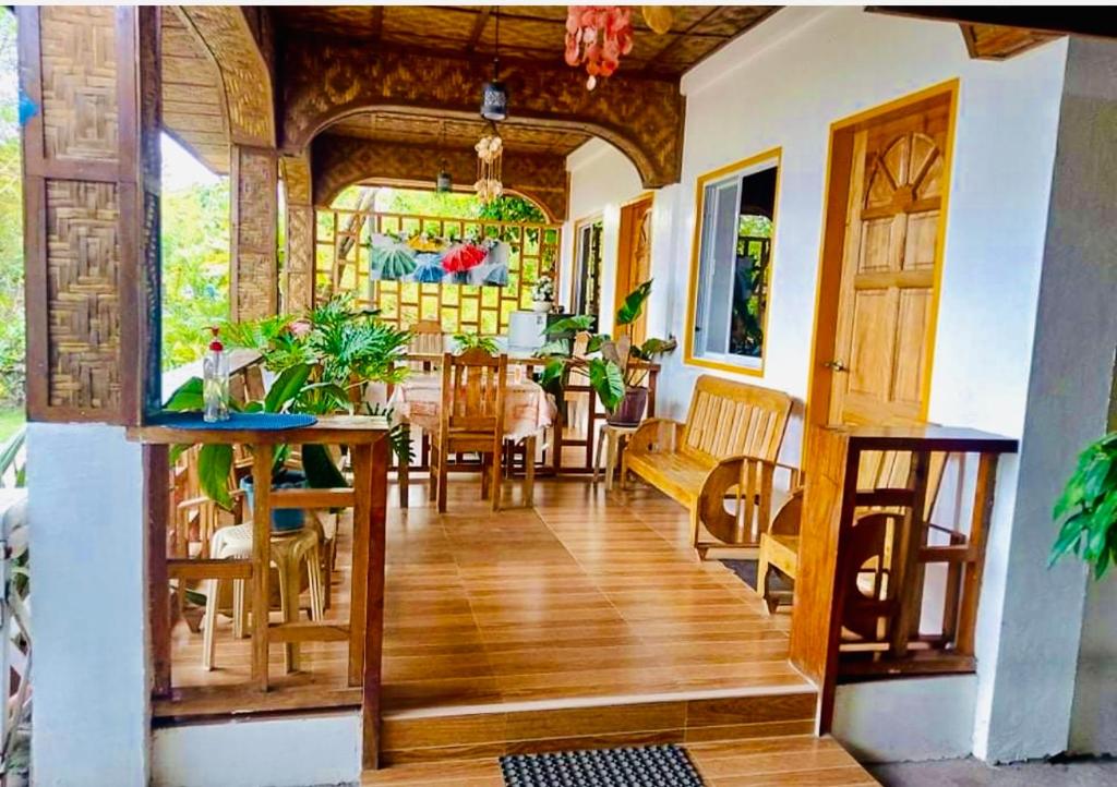 Domos Native Guest House — Hotel in Bohol