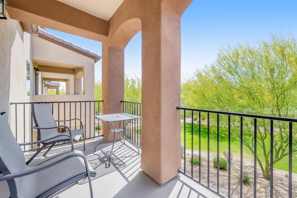 Memories in Mesa, Mesa