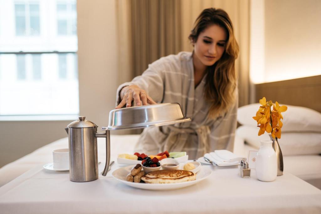 อาหารและเครื่องดื่ม