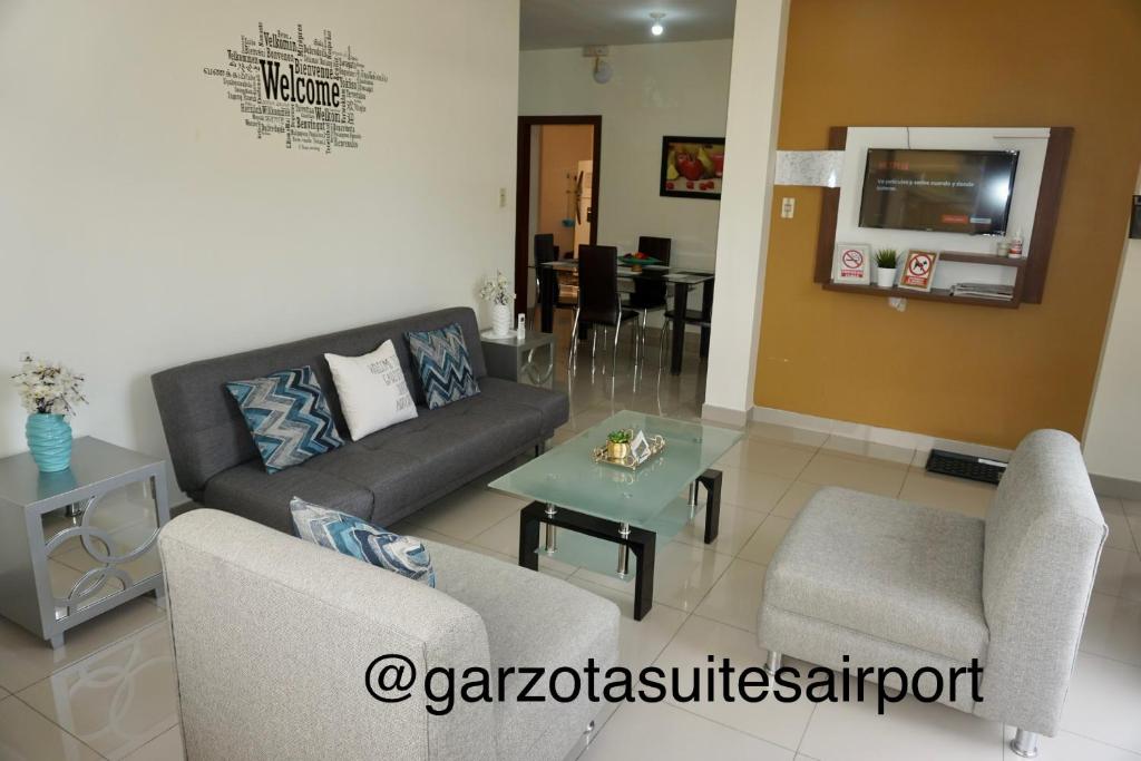 Garzota Suites Airport Balcony — Hotel in Guayaquil