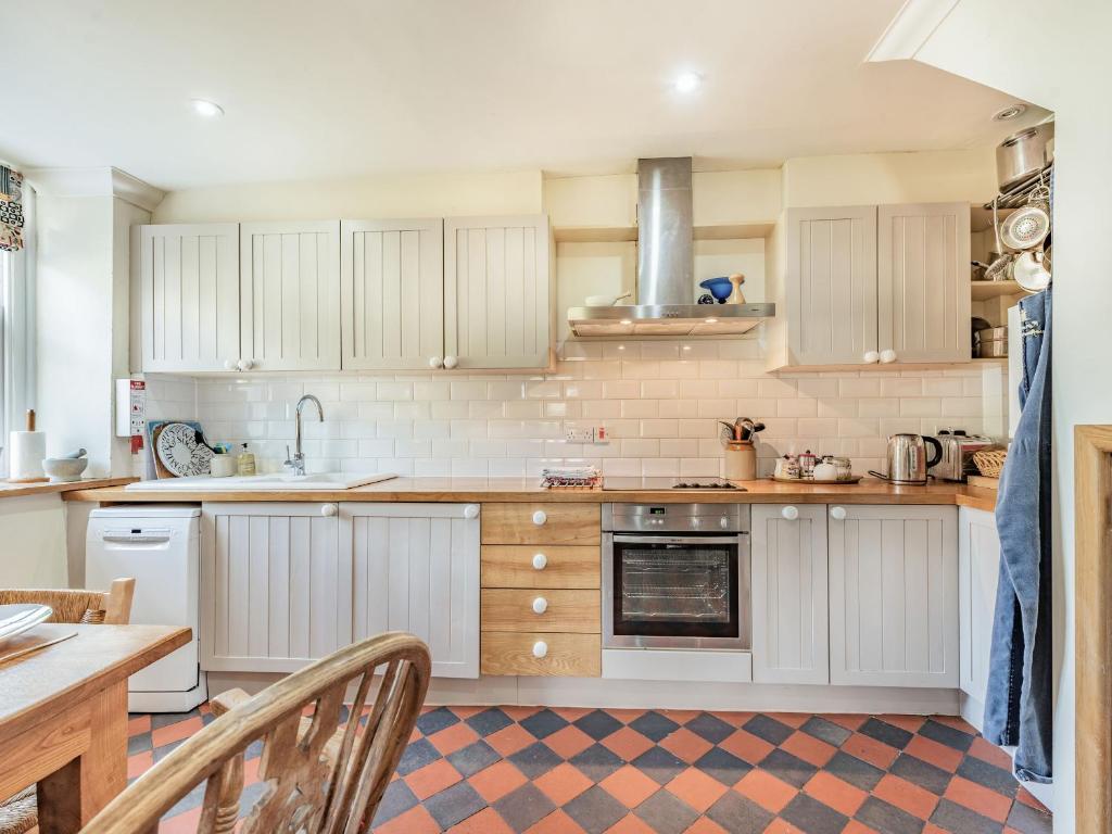 Laburnham Cottage photo 3