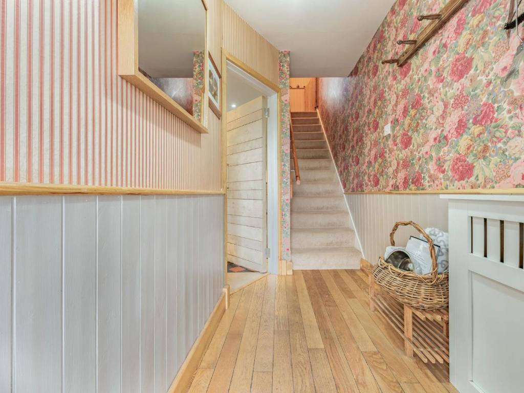 Laburnham Cottage photo 4