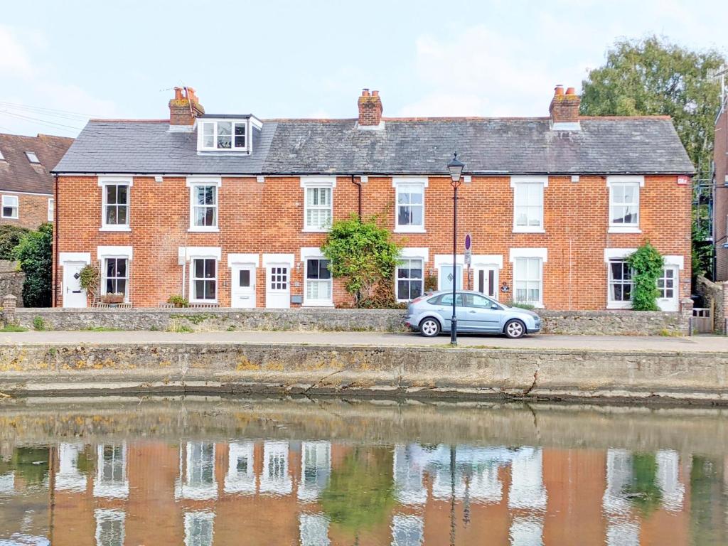 Compass Cottage , Emsworth