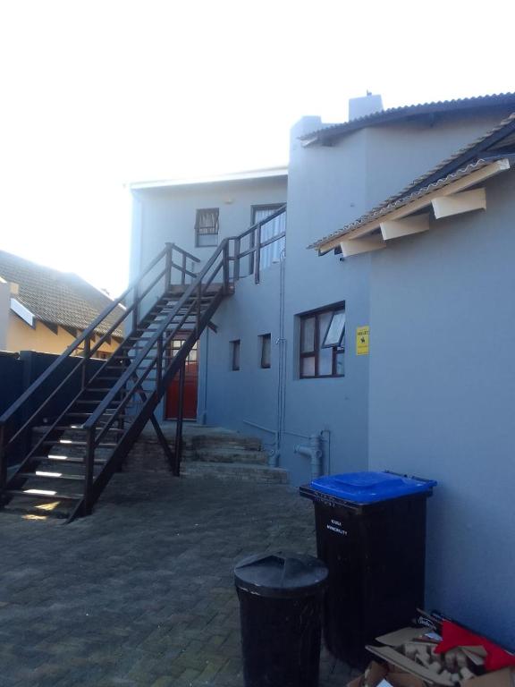 Genie's Nest JBay Flat 1 photo