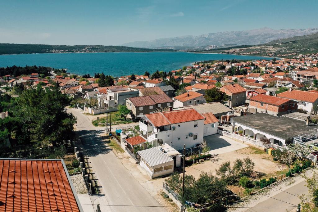 Apartman Melita — Hotel in Gornji Karin