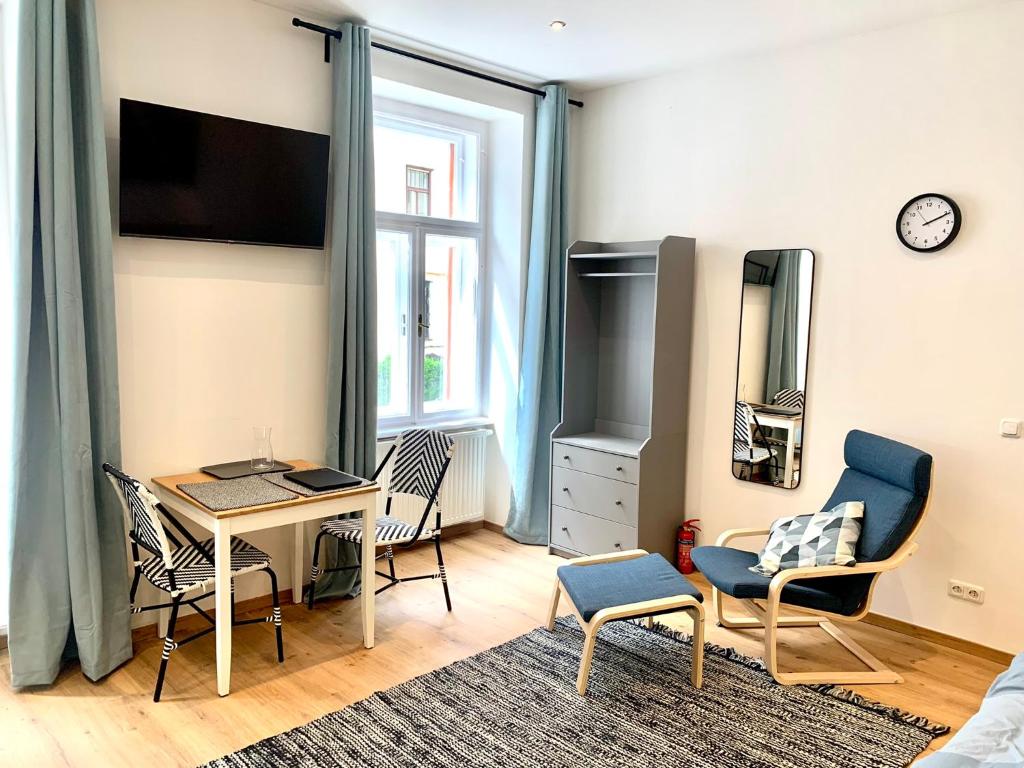 Vintage Chic Studio - by Nahuen Suites - 4