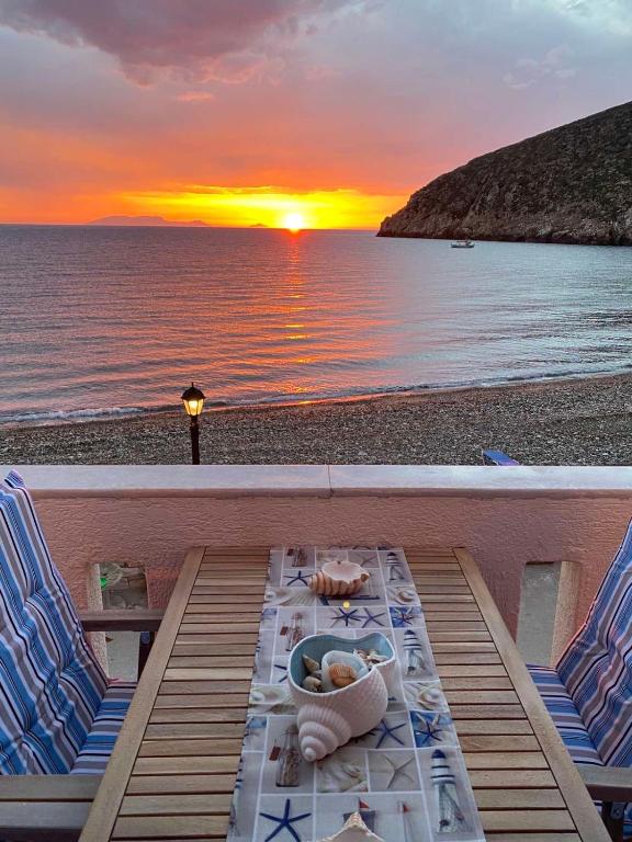 Apollon East