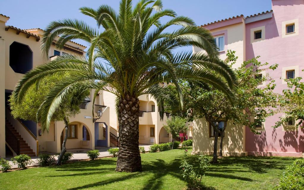 Globales Bouganvilla — Sa Coma, Balearic Islands