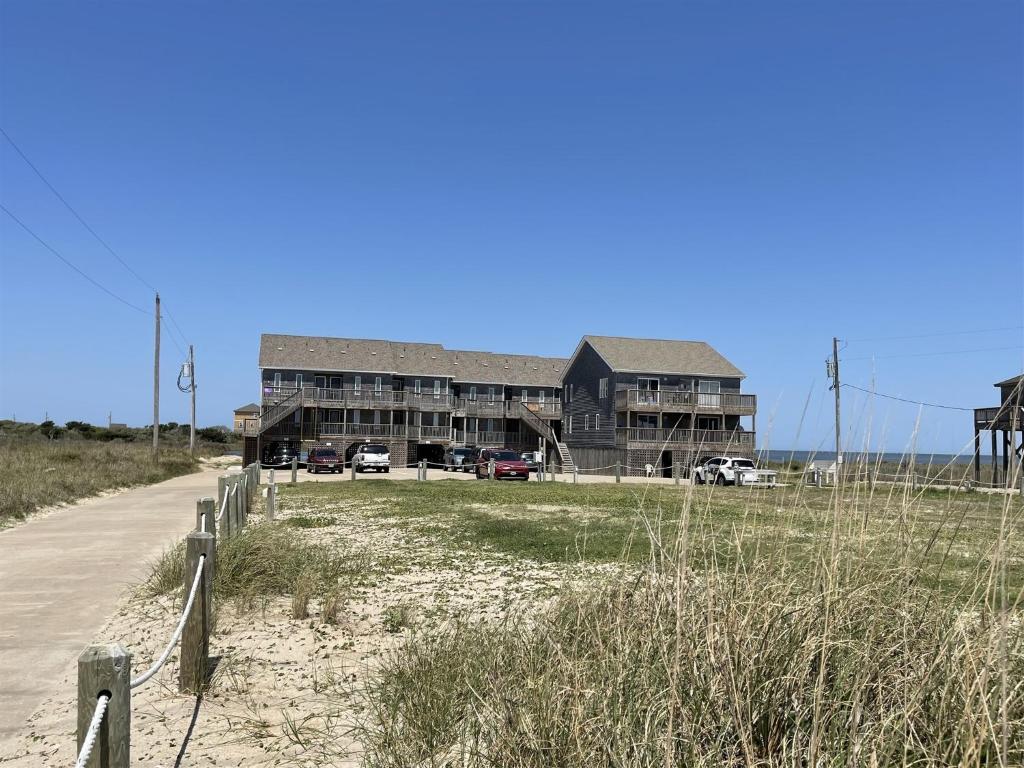 SW 3 FINNS UP condo, Hatteras
