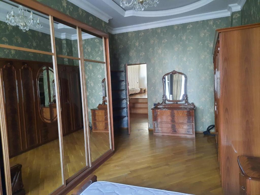 apartament Qlobus mol photo