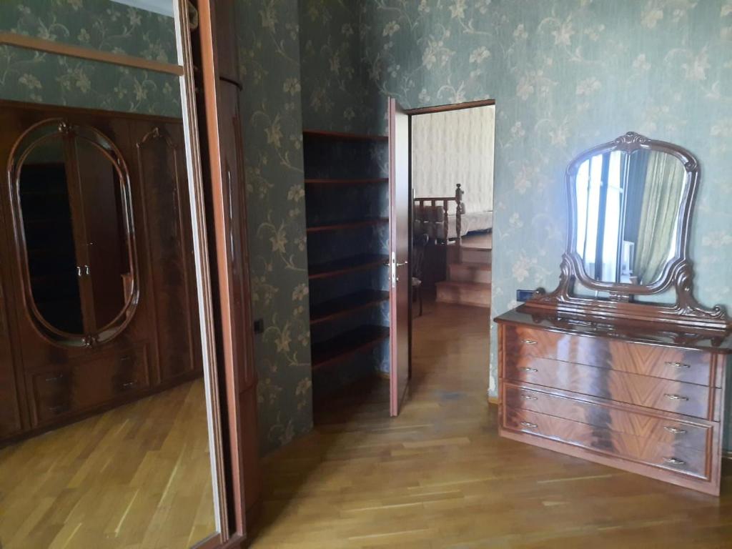 apartament Qlobus mol photo