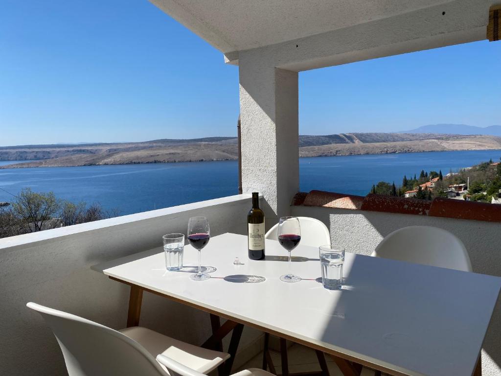 Sea View Apartment, 4 min. by foot to main beach, Jadranovo