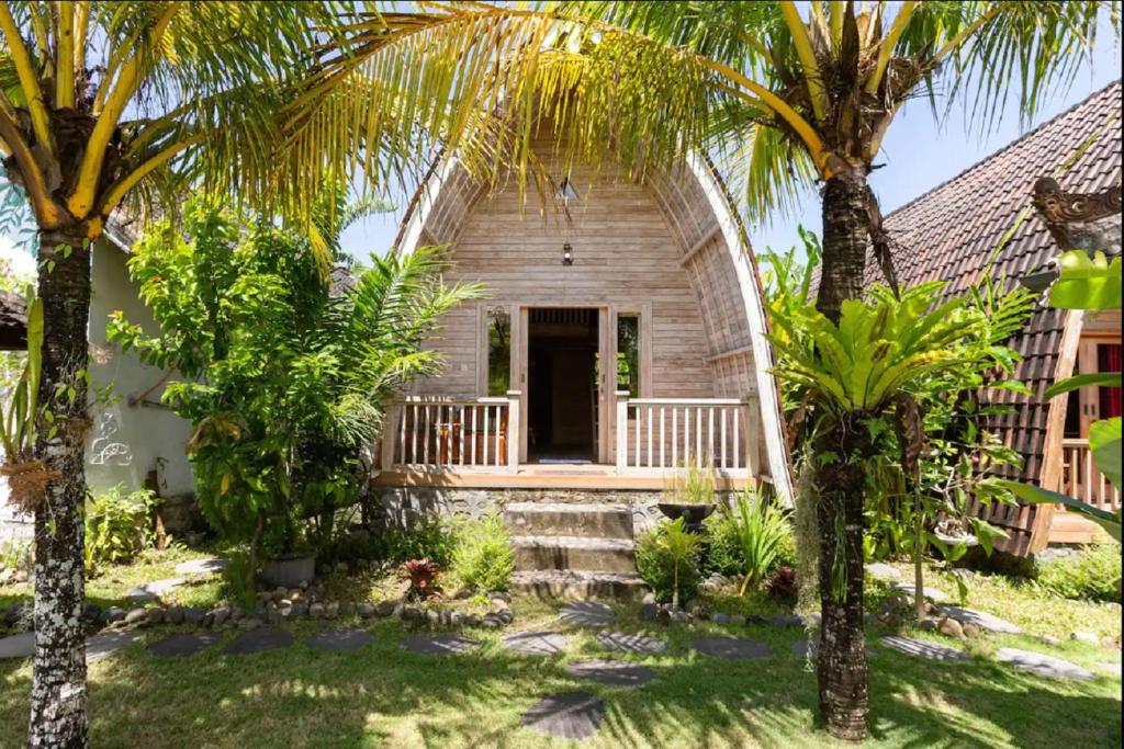 Ayumar Homestay Medewi, Pulukan