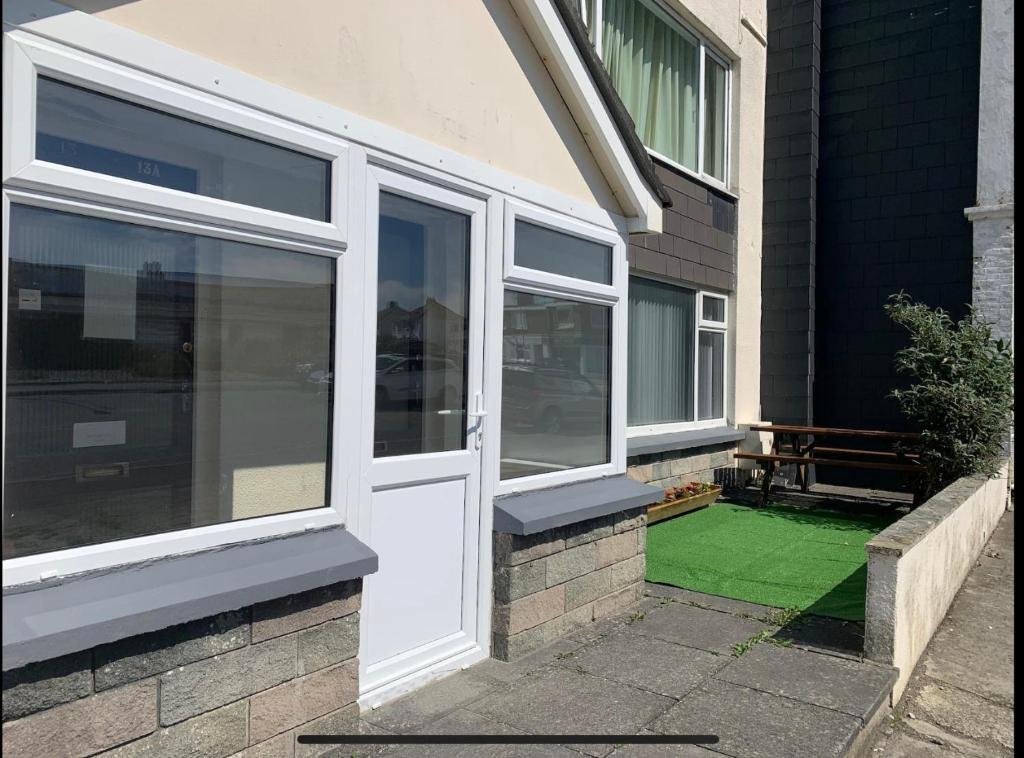 Apartment 11, Chester Road - dog-friendly ground-floor flat in Newquay