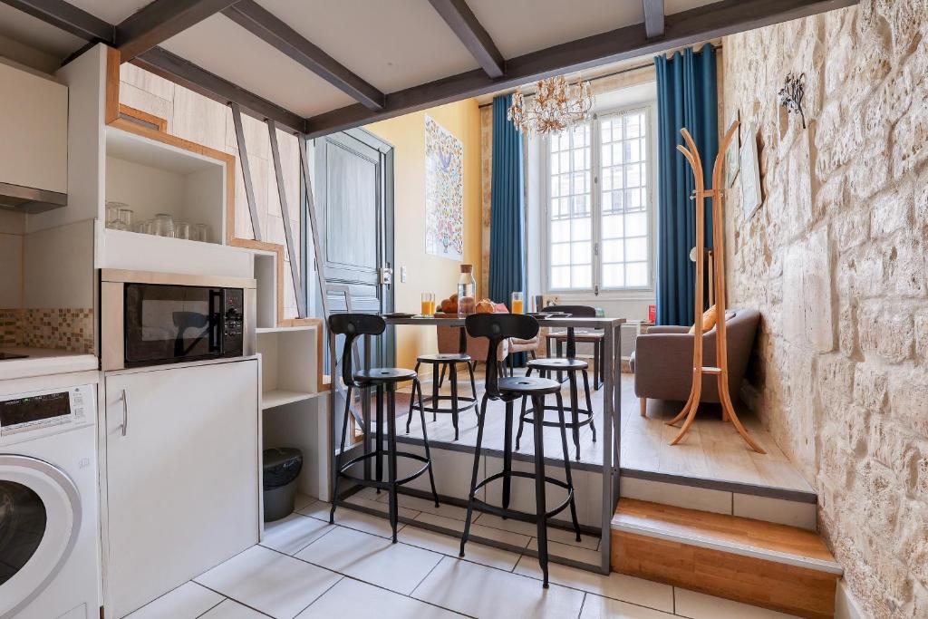 Unique Parisian Loft at the Classy St Germain - 2