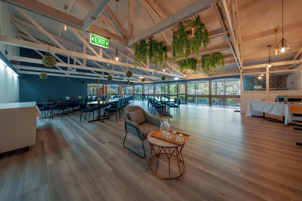 Restaurant, Gosford Resort and Conference Center in Central Coast